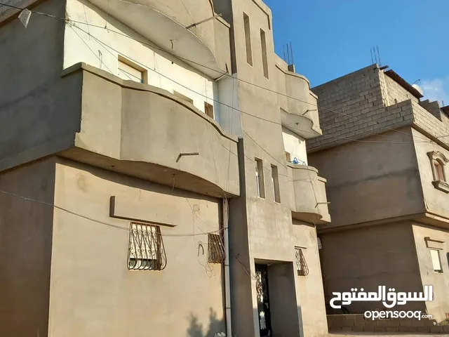 170 m2 5 Bedrooms Townhouse for Sale in Benghazi Kuwayfiyah