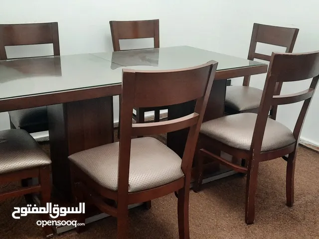 طاولة سفرة مستعملة بحالة ممتازة