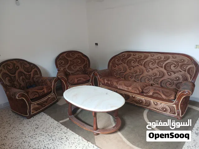 صالون للبيع