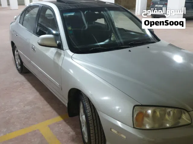 سيارة هونداي افانتي موديل 2006 اوتوماتيك Gold بحالة جيدة بدون حوادث يوجد تأمين وترخيص للبيع التواصل