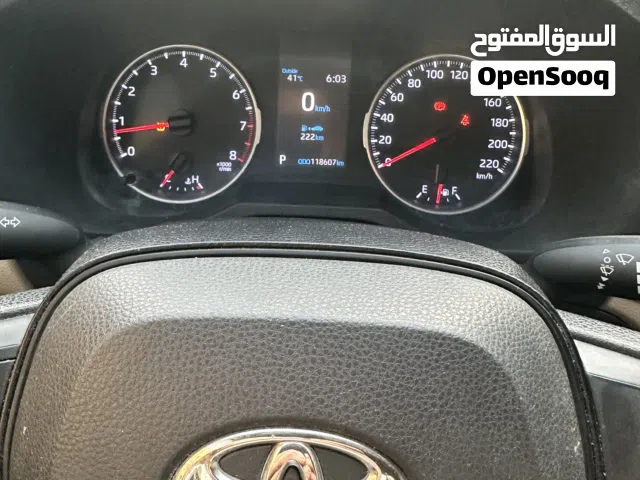 2020 تويوتا راف فور Basic