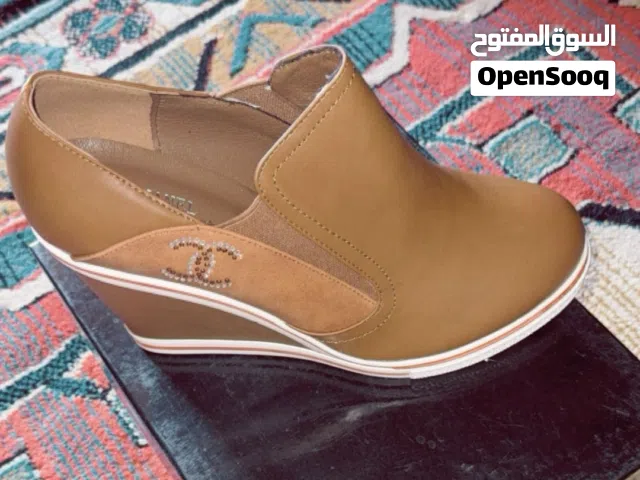 للبع مرتبط طبعة نعال نعال