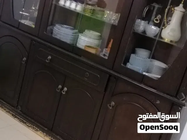 بوفيه خشبيه مستعمله بسعر 75 دينار