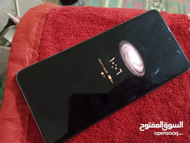 انفنكس نوت 12 vip يوجد شاحن