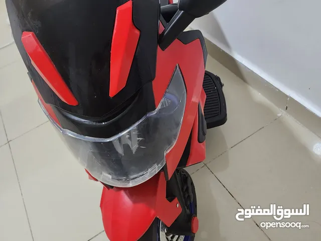 دراجه شحن مع موسيقى واغاني واضاءة بحالة ممتازة