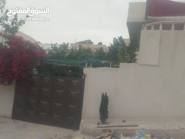 200 m2 4 Bedrooms Townhouse for Sale in Zarqa Al-Qadisyeh - Rusaifeh