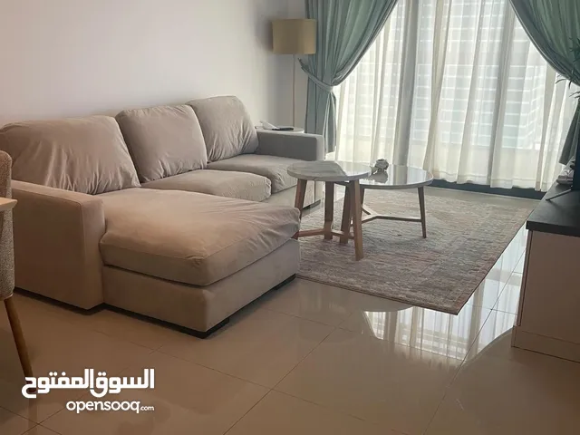 صوفه كورنر استخدام بسيط شبه جديد بسبب السفر