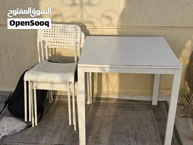 طاولة للبيع من ايكيا