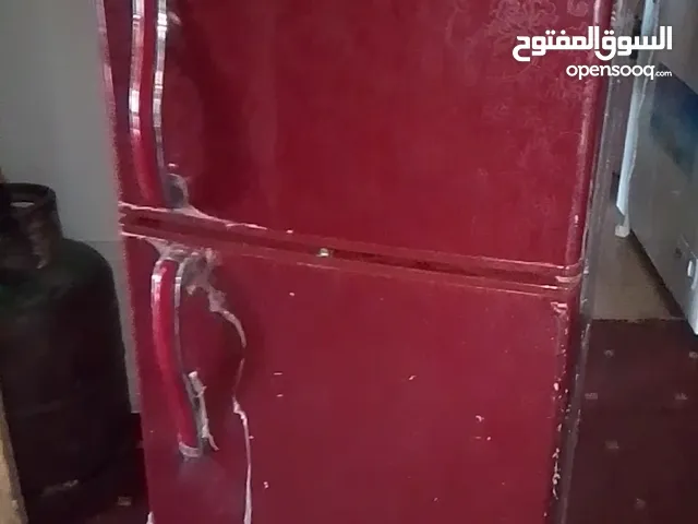 ثلاجه حجم كبير نضيف صالحه تعمل وتثلج بسرعه النوع ثلج وليس بخار إقتصاديه تعمل على الطاقه والكهرباء