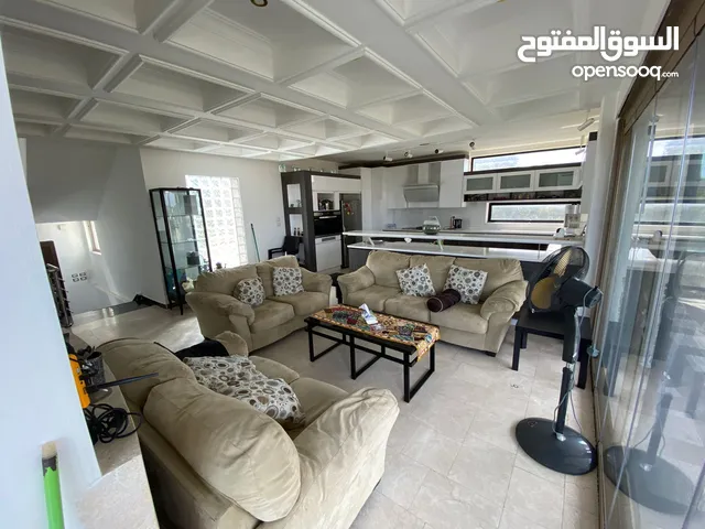430 m2 More than 6 bedrooms Villa for Sale in Salt Zay