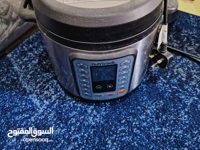 الاجهزه للبيع ماكينة آيس كريم وحله طبخ بخار كهربائيه