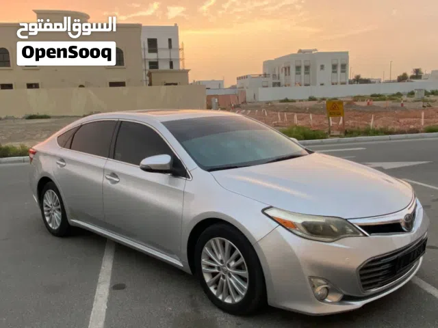 2014 تويوتا افالون Limited