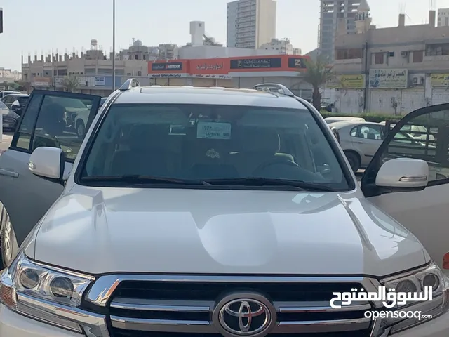 Sedan Toyota in Mecca