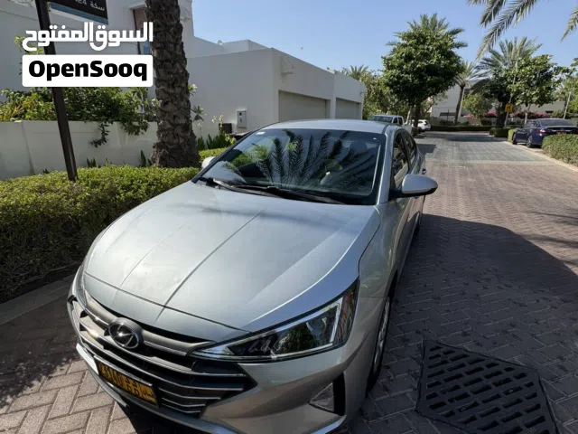 2020 Hyundai Elantra SE Sedan for Sale - Excellent Condition, Fully Equipped
