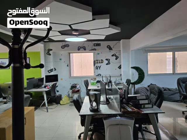 مكتب 73 متر عند اشارات العساف (اشارات اابشيتي) على شارع الجاردنز