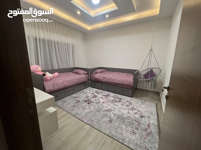 غرفة شباب (تختين مع خرانة) للبيع