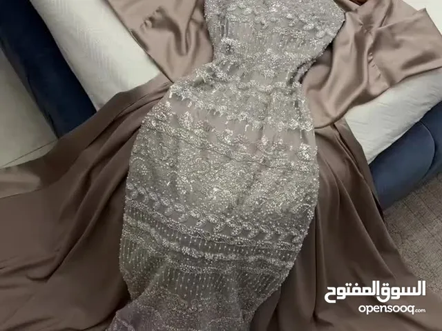 جميع انواع العطورات الفرمونيه وجميع انواع الشنط والساعات والملابس والاكسسورات وكل متحتاجه نوفره لك ا