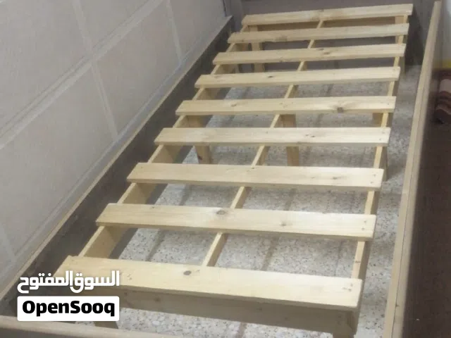 تخت مفرد مستعمل خفيف