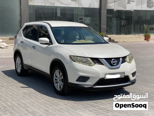 2015 نيسان X-تريل Standard