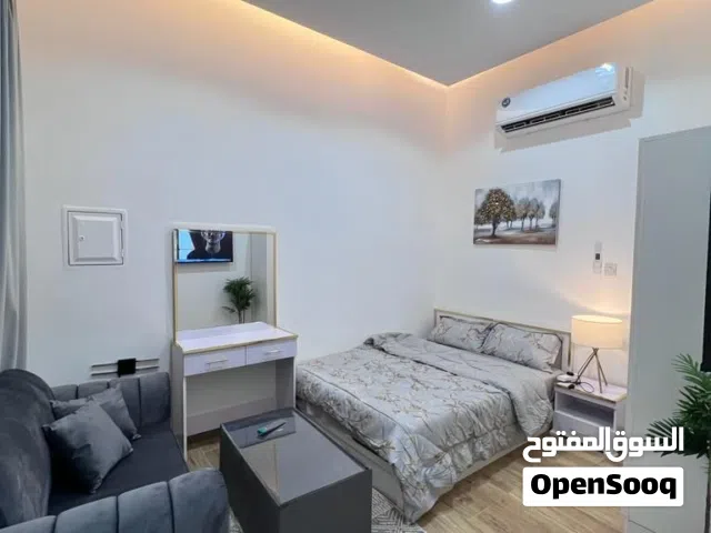 استوديو مفروش مدخل خاص للايجار في منطقة زاخر مقابل مركز شرطة زاخر