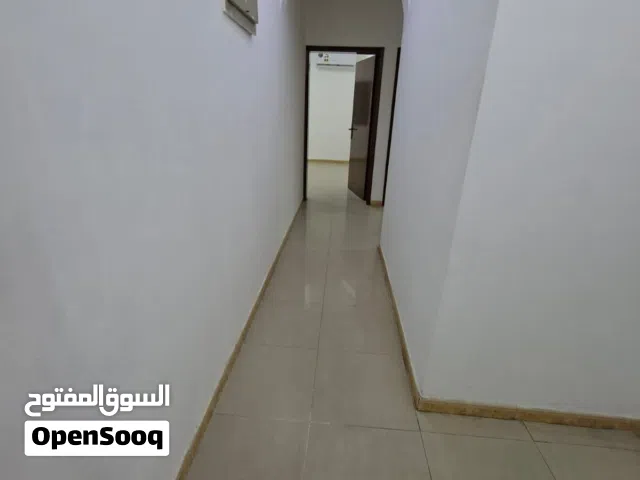 شقه للايجار فى الخوير قريب نفط عمان مقابل سعودى شيف شامل فواتير  flat for rent in alkwiar  included