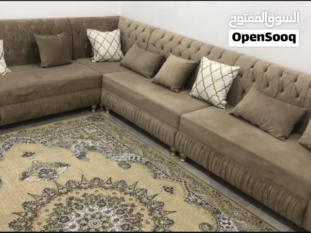 ركنه بحاله جيده جدا ( 3 قطع وزاويه )
