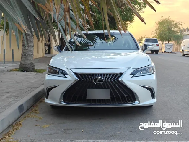 2024 LEXUS ES 250 LOW MILEAGE FULL OPTION