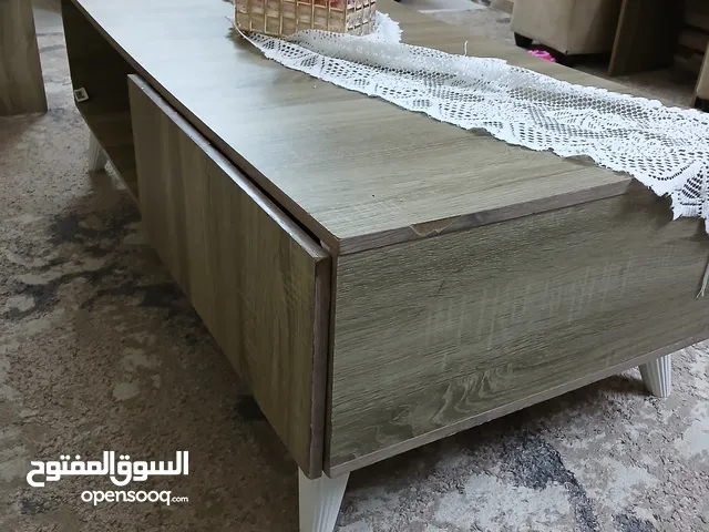 طاولت وسط مع مساعد بسعر مغري