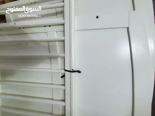 سرير اطفال مفكوك مستعمل للبيع  بحاله جيدة  .............................................