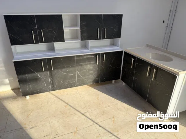 كاونتر مع ملحق مترين خشب MDF مع سنك متر و20سم المغسلة مرمر