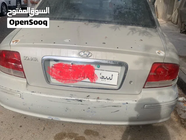 2002 هيونداي سوناتا Standard