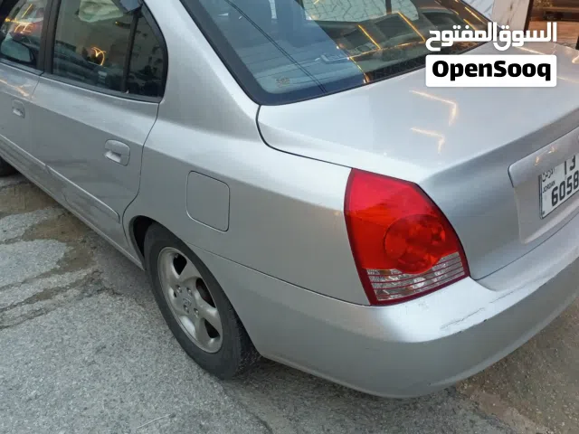 2000, نيسان, صني, Standard