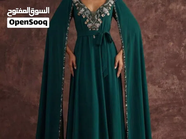 فستان فخم للبيع