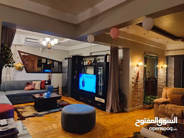 شقة فاخرة في مصر الجديدة للبيع من المالك مباشرة.ميدان المحكمةخلف نادي النصر