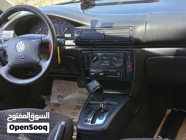 2000 Volkswagen Passat Standard
