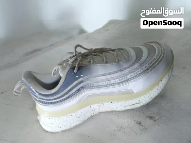 شروة بوات رياضه نخب تصفيه اوروبي اغلبها ماركات عالميه مشهوره نظيفة جداا رجالي و رعوي سعر حرررق