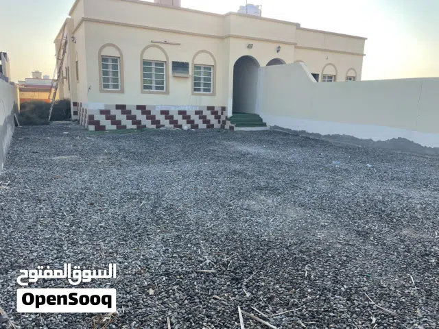 200 m2 2 Bedrooms Apartments for Rent in Al Batinah Al Masnaah