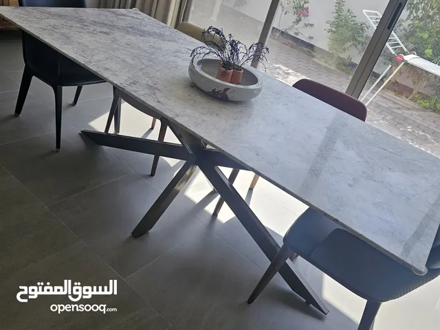 FOR SALE: The Table That’s Too Elegant for My Lifestyle MARBLE and DESIGN feet