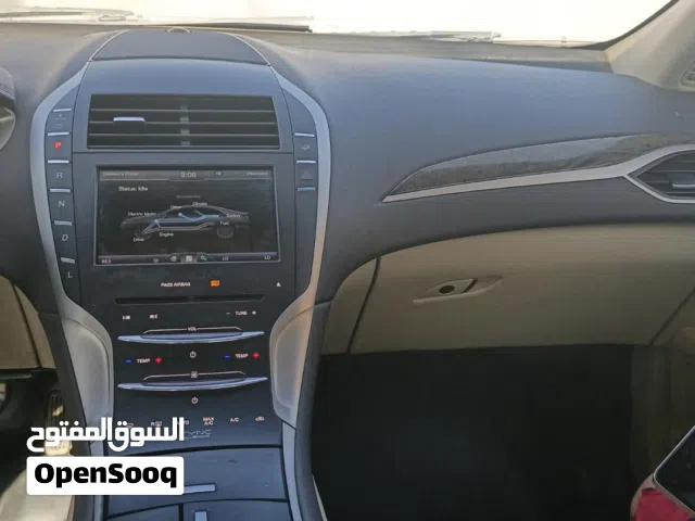 2013 لينكولن MKZ Premiere