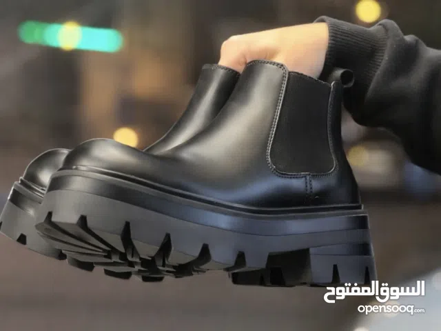 بوت "شانكي" (Chunky Boots)