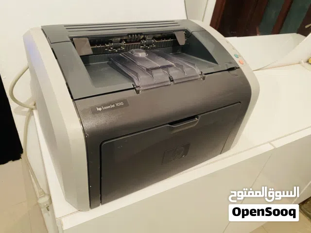 طابعة hp laser jet 1010 استعمال نضيف للبيع  للتواصل رقم الهاتف