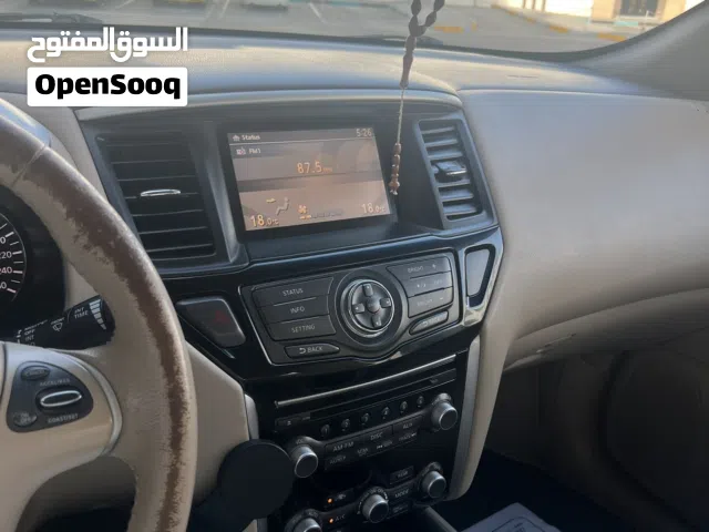 2014 نيسان باثفايندر SV