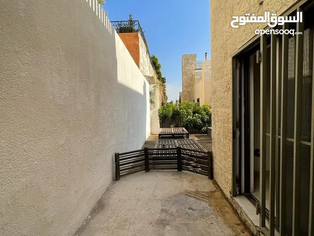 550m2 4 Bedrooms Villa for Sale in Amman Abdoun