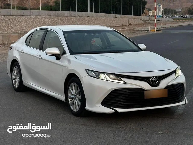 Toyota Camry le 2019