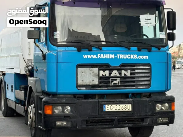 شاحنة نقل وقود مان