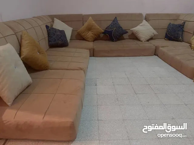 جلسة مستعملة للبيع السعر 300دينار قابل للنقاش