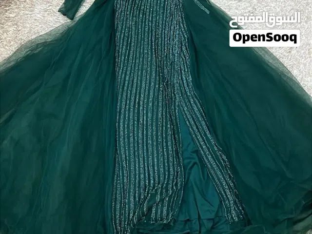 فستان سهرة بترولي 600