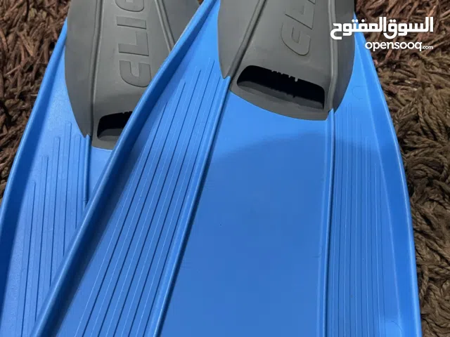 زعانف  كريس كليو شبيها للجديده المصرح بها في الاتحاد ليس بها اي قطع او لزق او كسر