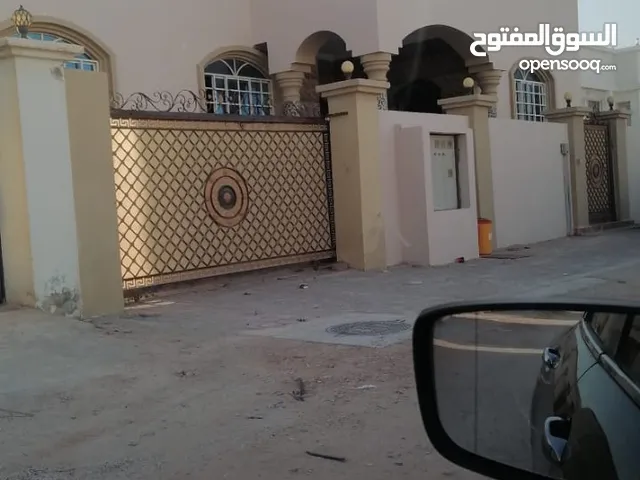 350 m2 More than 6 bedrooms Villa for Rent in Dhofar Salala