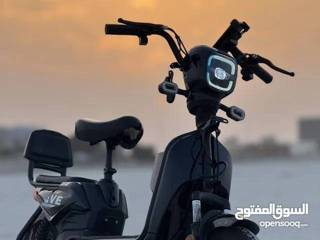 ELECTRIC SCOTER 2024 WITH FULL ACCESSORIES ONLY WHATSAPP AND CHAT HERE OR DIRECT CALL AVAILABLE